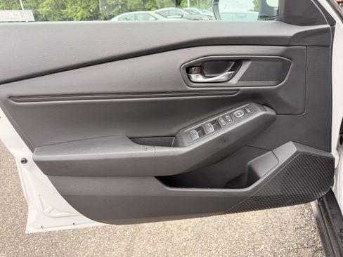 Used 2023 Honda Accord EX image 9
