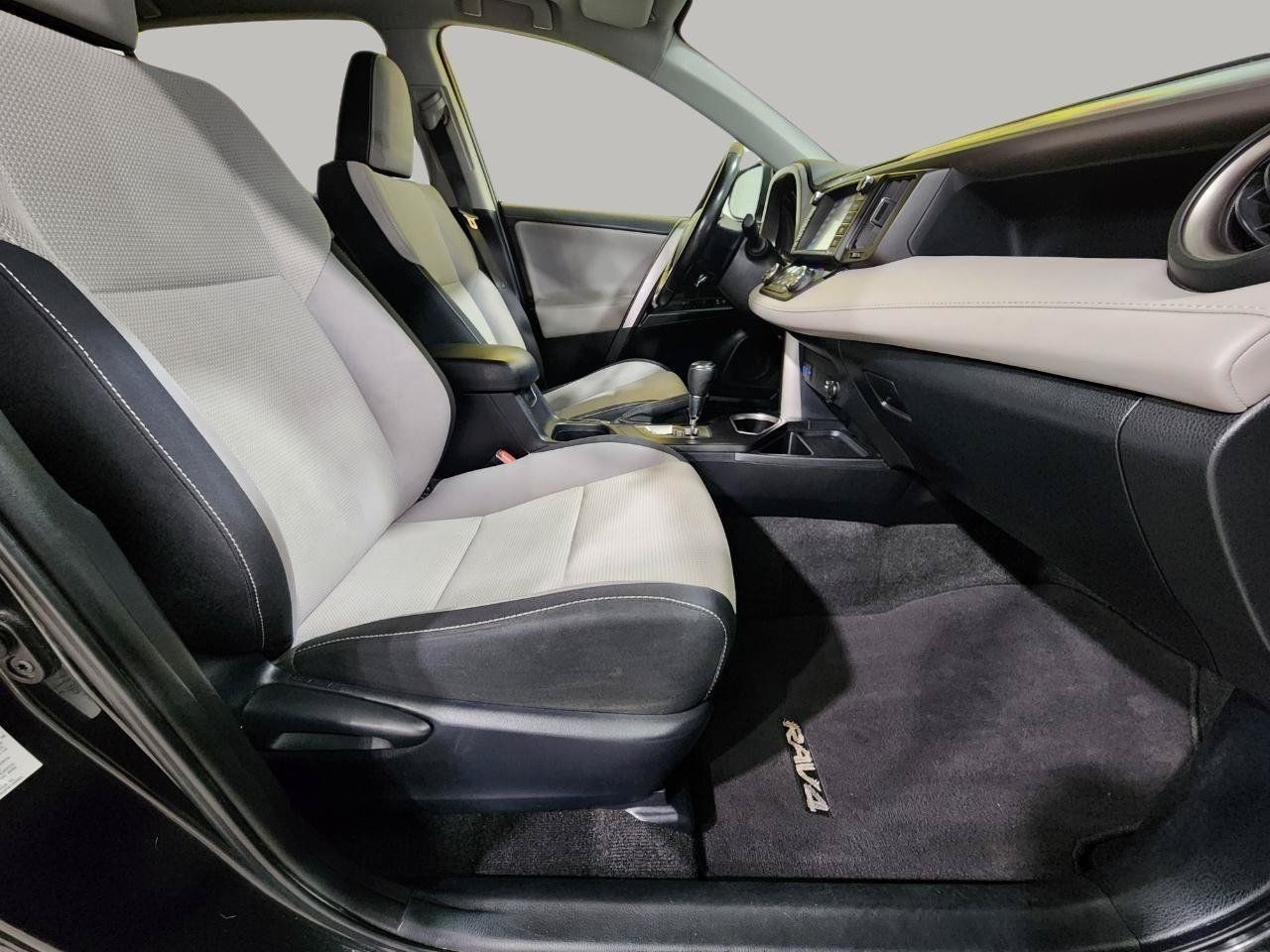 Used 2016 Toyota RAV4 XLE w/ Convenience Package AWD/4WD image 26