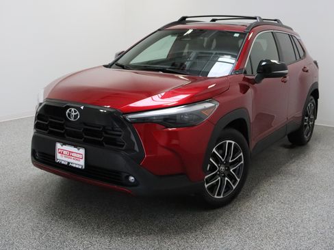 Used 2026 Toyota Corolla Cross XLE w/ Convenience Package image 2