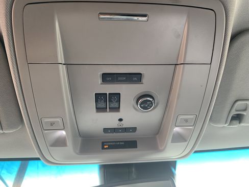 Used 2015 Chevrolet Suburban LTZ image 24