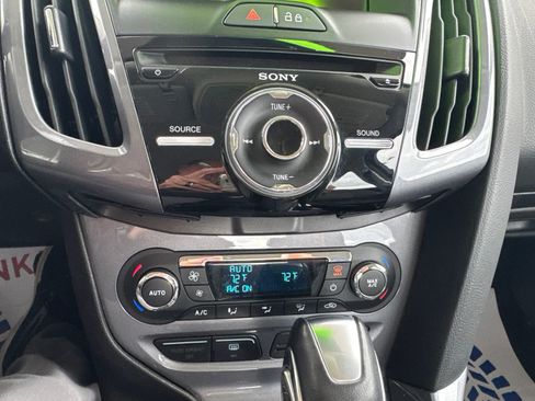 Used 2014 Ford Focus Titanium FWD image 24