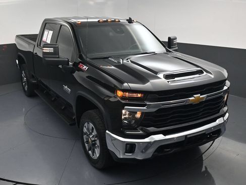 Used 2025 Chevrolet Silverado 2500 LT w/ Texas Edition AWD/4WD image 15