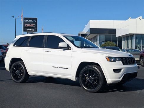 Used 2018 Jeep Grand Cherokee Altitude image 2