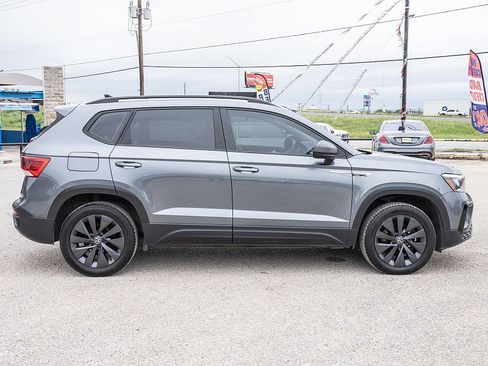Used 2023 Volkswagen Taos S FWD image 4