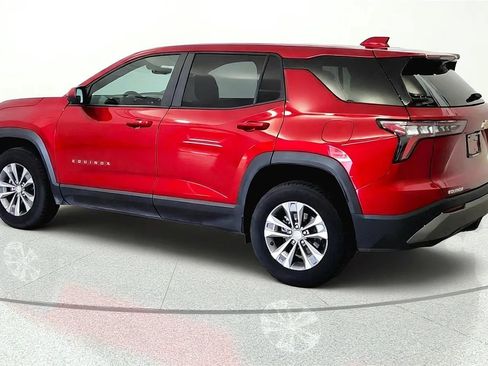 Used 2025 Chevrolet Equinox LT w/ Safety and Technology Package FWD image 4