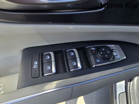 New 2025 Kia Sorento S image 17