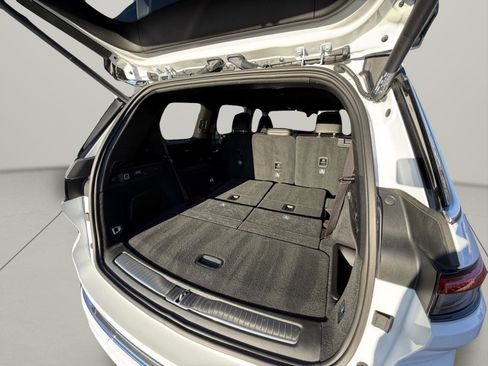 Used 2025 Jeep Grand Cherokee L Overland w/ Advanced Protech Group III image 15