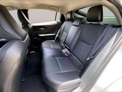 Used 2024 Toyota Prius XLE FWD image 20