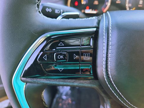 Used 2023 Jeep Grand Cherokee Overland image 19