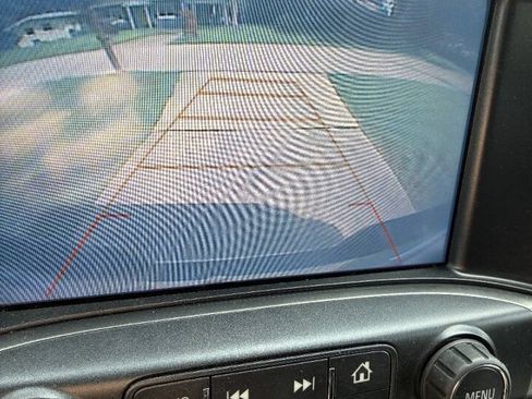 Used 2018 Chevrolet Silverado 1500 LT RWD image 6