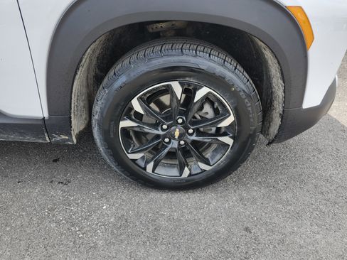 Used 2021 Chevrolet TrailBlazer LT w/ Convenience Package image 12