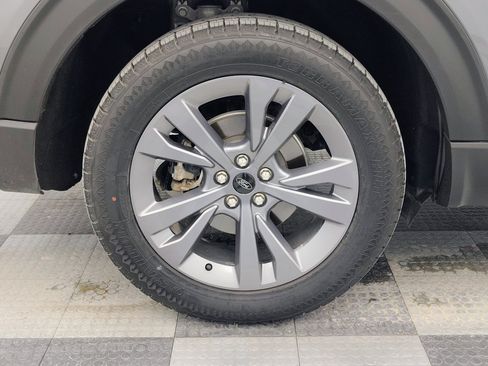 Used 2022 Ford Explorer XLT w/ Equipment Group 202A image 11