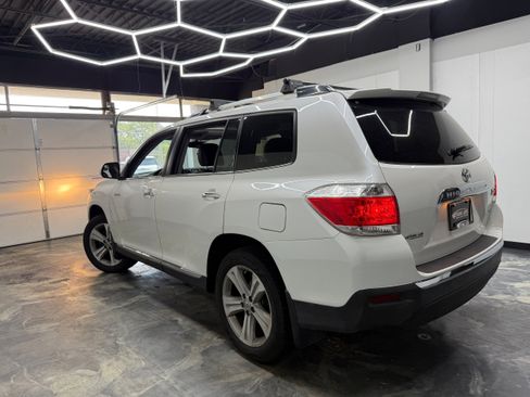 Used 2013 Toyota Highlander Limited AWD/4WD image 7