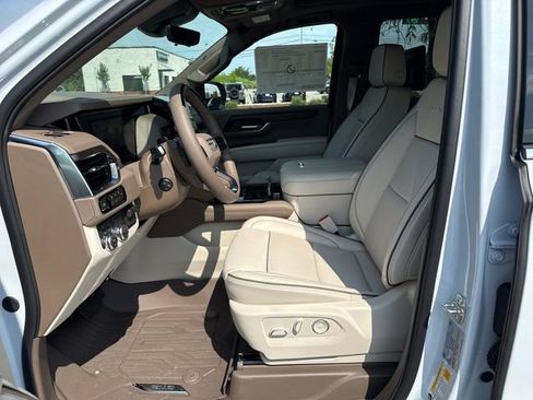 New 2026 GMC Yukon Denali w/ Denali Reserve Package AWD/4WD image 13
