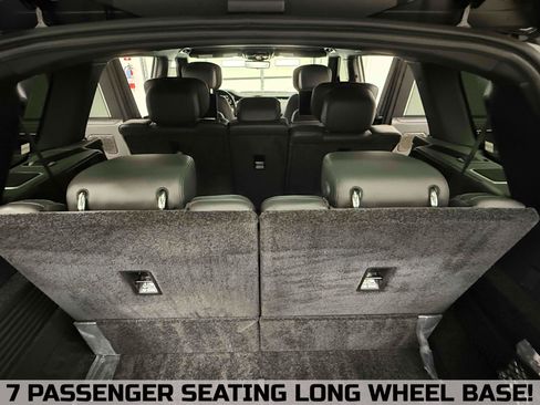 Used 2025 Land Rover Range Rover Long Wheelbase Autobiography image 4