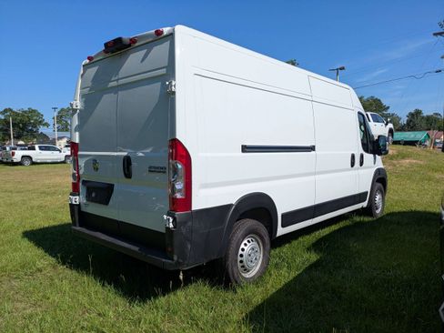 Used 2026 RAM ProMaster 2500 w/ Convenience Group FWD image 5