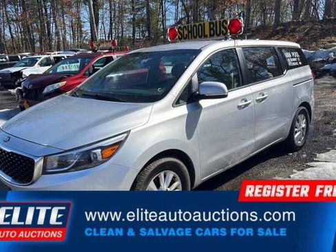 Used 2017 Kia Sedona L image 4