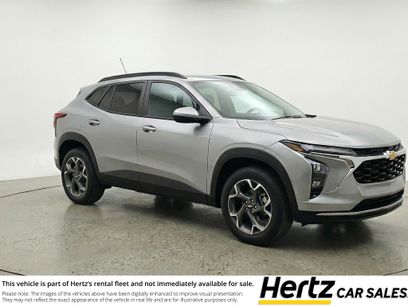 Used 2025 Chevrolet Trax LT