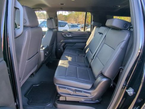 Used 2024 Chevrolet Suburban LT image 37