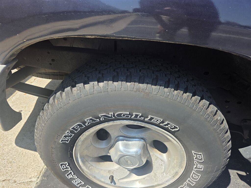 Used 1999 Ford Explorer XLT AWD/4WD image 9