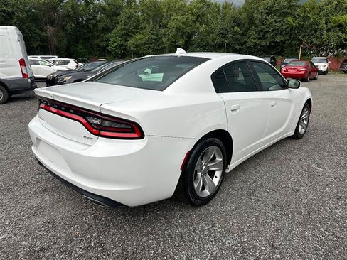 Used 2017 Dodge Charger SXT w/ Navigation & Travel Group RWD image 6