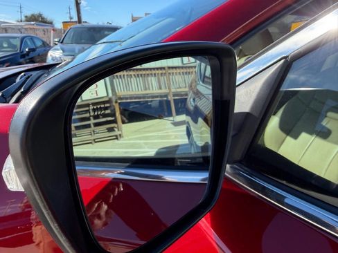 Used 2019 Nissan Rogue SV image 23