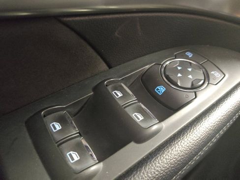 Used 2018 Ford Explorer XLT w/ Equipment Group 202A FWD image 27