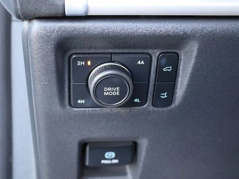 Used 2025 Ford Expedition Active AWD/4WD image 32