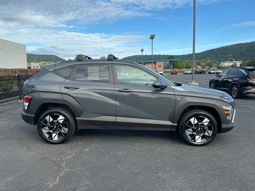 Certified 2025 Hyundai Kona SEL AWD/4WD image 4