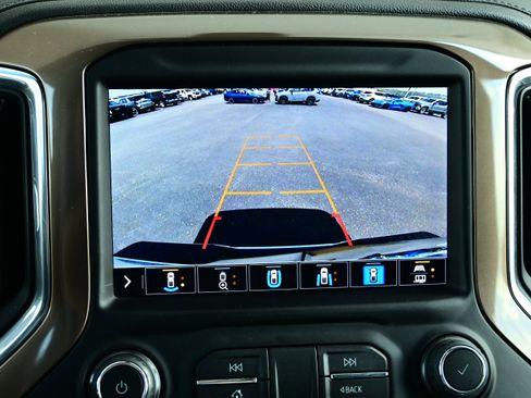 Used 2022 Chevrolet Silverado 2500 High Country AWD/4WD image 34