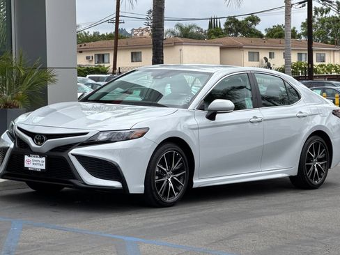 Certified 2023 Toyota Camry SE FWD image 10