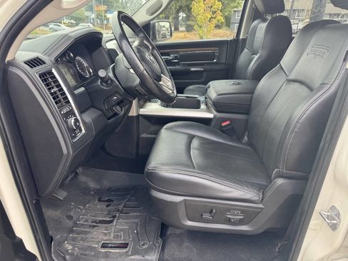 Used 2018 RAM 1500 Laramie w/ Convenience Group image 7