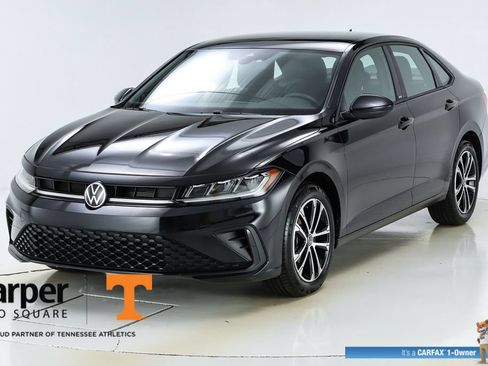 Used 2025 Volkswagen Jetta Sport FWD image 37