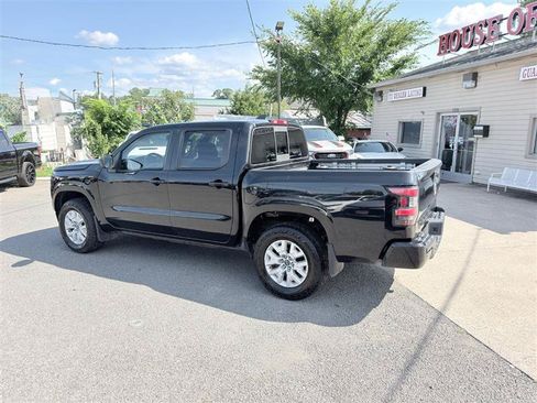 Used 2022 Nissan Frontier SV AWD/4WD image 2