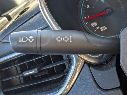 Used 2018 Chevrolet Equinox LT w/ Sun & Infotainment Package image 36