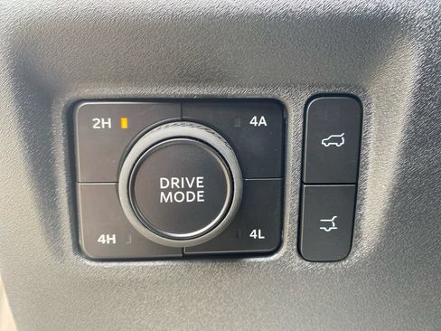 Used 2025 Ford Expedition Active AWD/4WD image 39