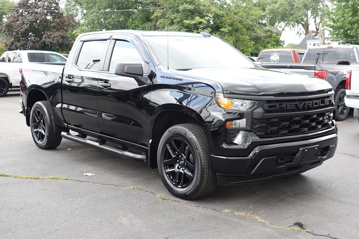 Used 2024 Chevrolet Silverado 1500 Custom AWD/4WD image 4