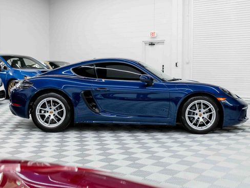 Used 2023 Porsche 718 Cayman image 6