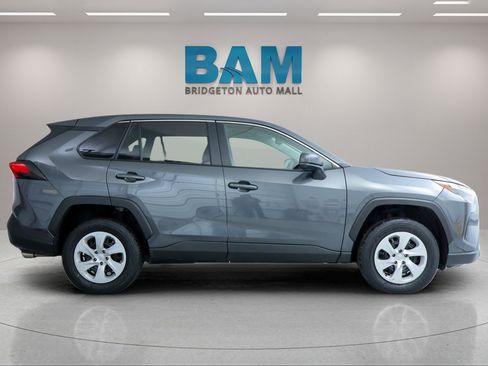 Used 2024 Toyota RAV4 LE AWD/4WD image 8