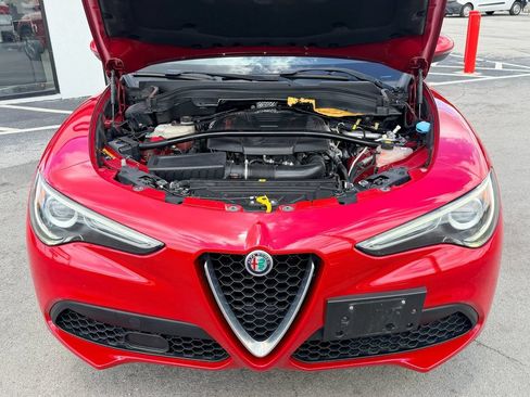 Used 2018 Alfa Romeo Stelvio Sport w/ Quick Order Package 22J Sport AWD/4WD image 11