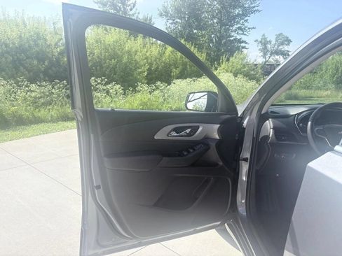 Used 2019 Chevrolet Traverse LS AWD/4WD image 12