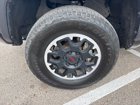 Used 2024 Toyota Tacoma TRD Off-Road image 14