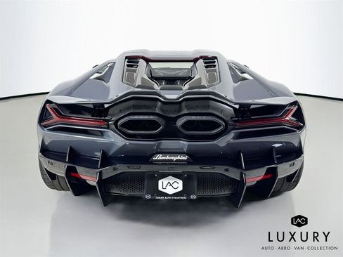 Used 2024 Lamborghini Revuelto image 7