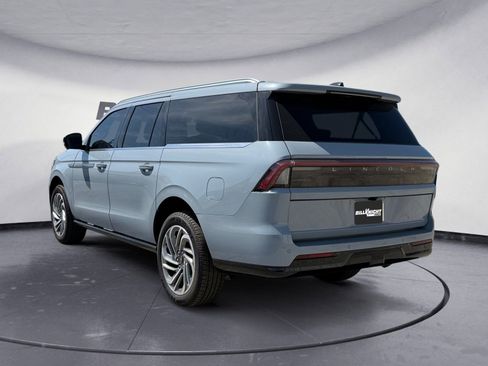 New 2025 Lincoln Navigator L Reserve AWD/4WD image 3