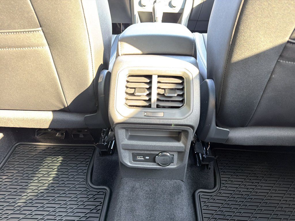 Used 2020 Volkswagen Tiguan SE R-Line FWD image 21