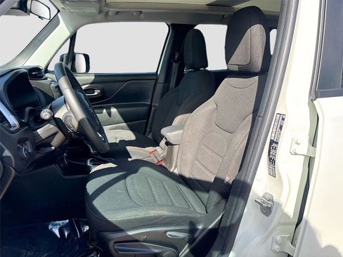 Used 2022 Jeep Renegade Latitude w/ Sun/Sound Group image 20