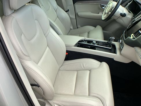 Used 2022 Volvo XC90 T6 Inscription w/ Advanced Package image 30