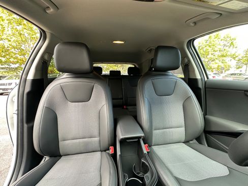 New 2025 Kia Niro Wind w/ Wind Preserve Package FWD image 32