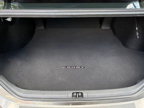 Used 2019 Toyota Camry SE w/ Carpet Mat Package FWD image 21