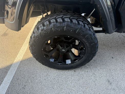 Used 2021 Jeep Gladiator Sport image 12